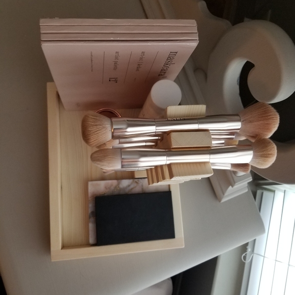 Seint Makeup Seint Maskcara Brush Holder Poshmark